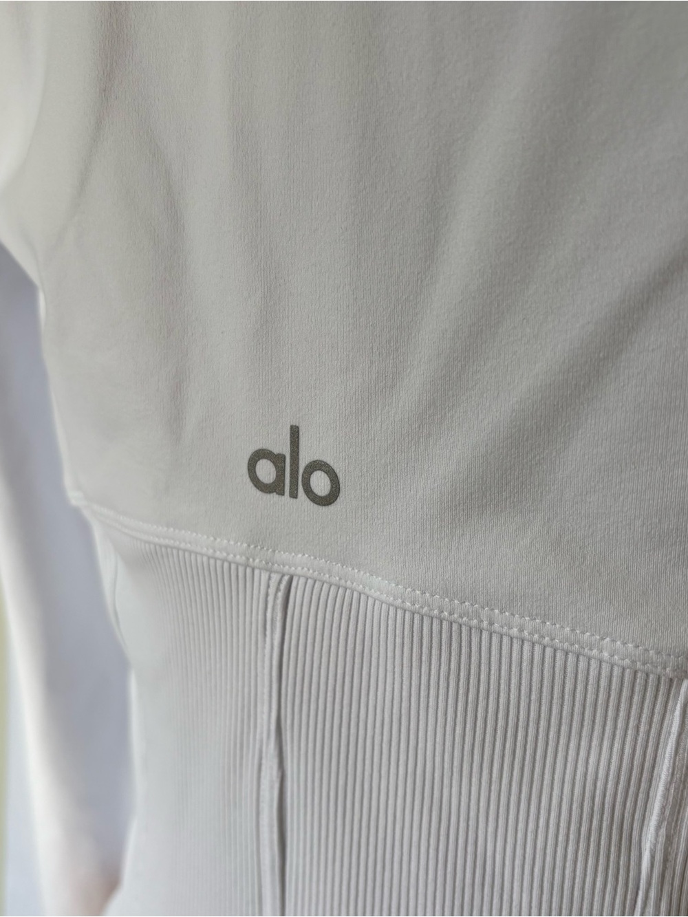 Alo Yoga Airbrush Corset White Pilates Athleisure Clean Full Zip Jacket NWOT S - Picture 9 of 12
